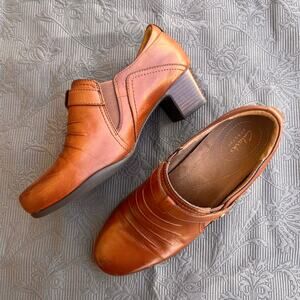 Clarks Women's Rosalyn Nicole Slip on Dark Tan Leather, Size 9 W